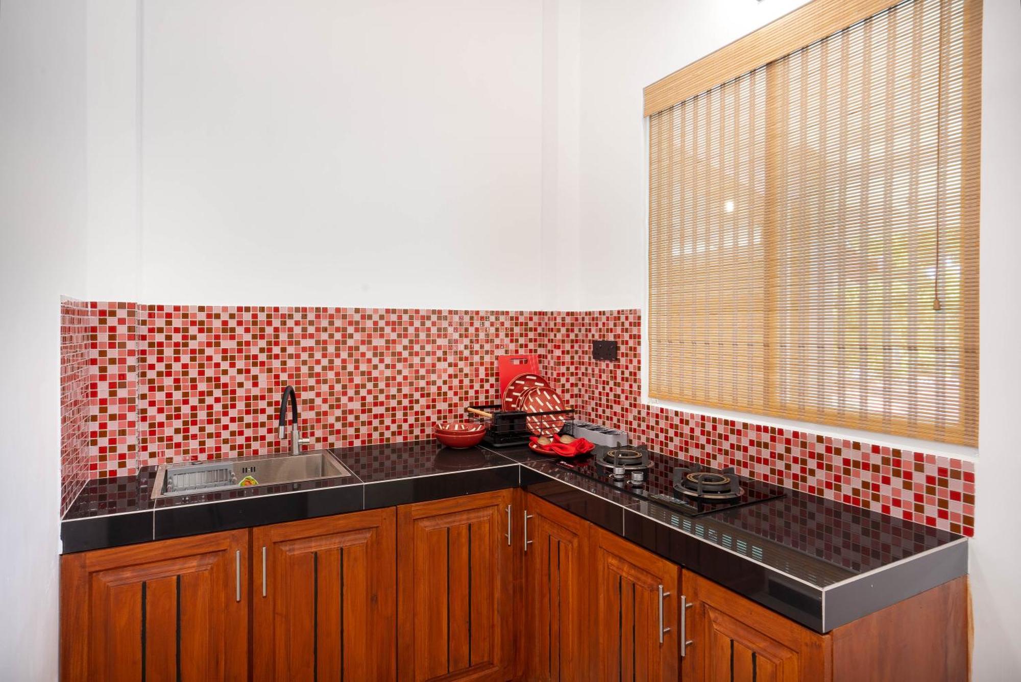 Hasthri Boutique Red Chalet In Ahangama With Pool Near Beach Dış mekan fotoğraf