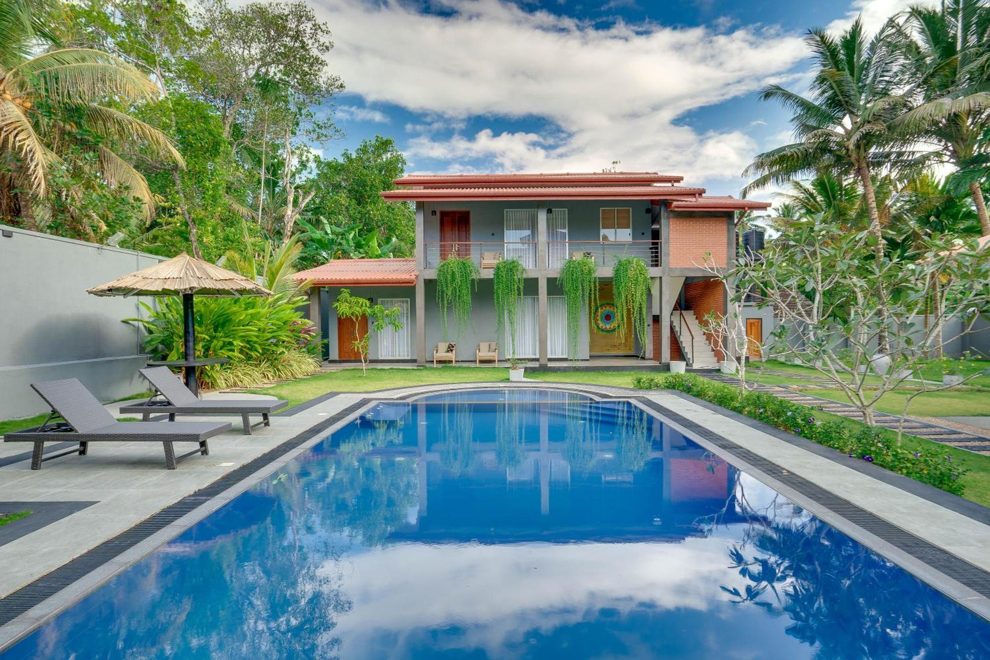 Hasthri Boutique Red Chalet In Ahangama With Pool Near Beach Dış mekan fotoğraf