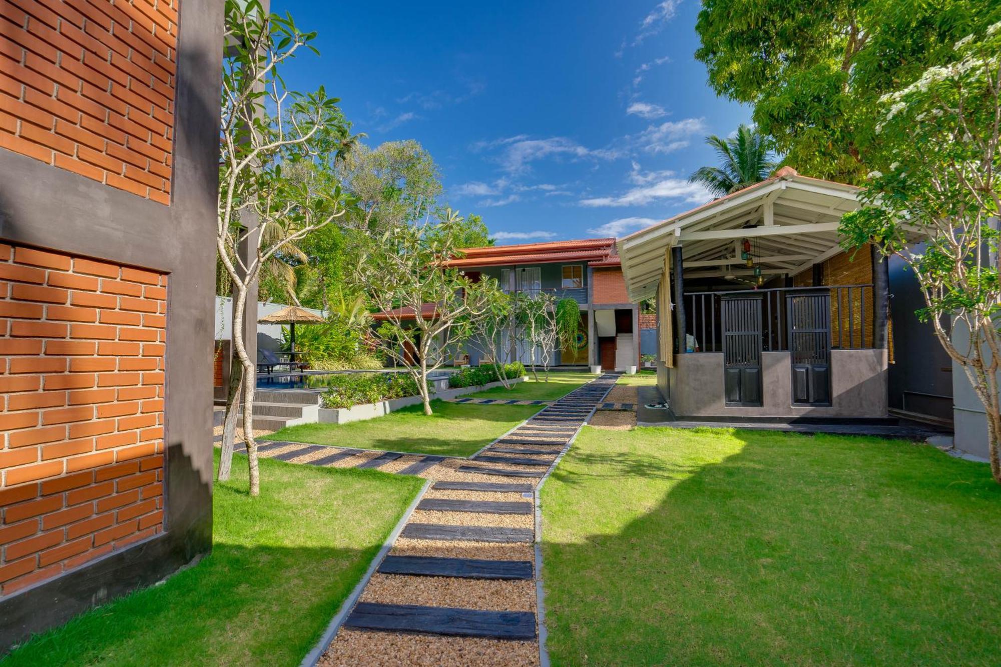 Hasthri Boutique Red Chalet In Ahangama With Pool Near Beach Dış mekan fotoğraf